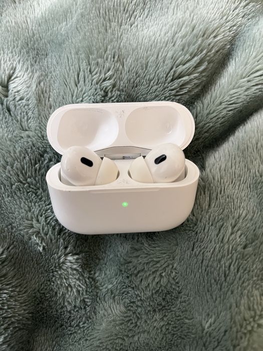 Продаю Air pods pro /2