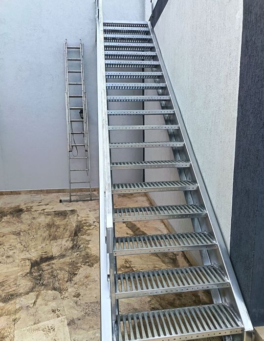 Scari metalice pentru pt pod,casa,beci,evacuare