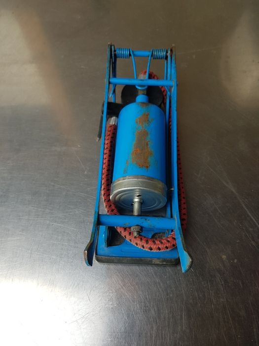 Pompă auto de picior