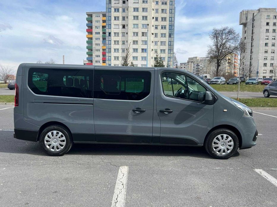 Închiriere microbuz 8+1 locuri Brașov – Rent a Car fără șofer