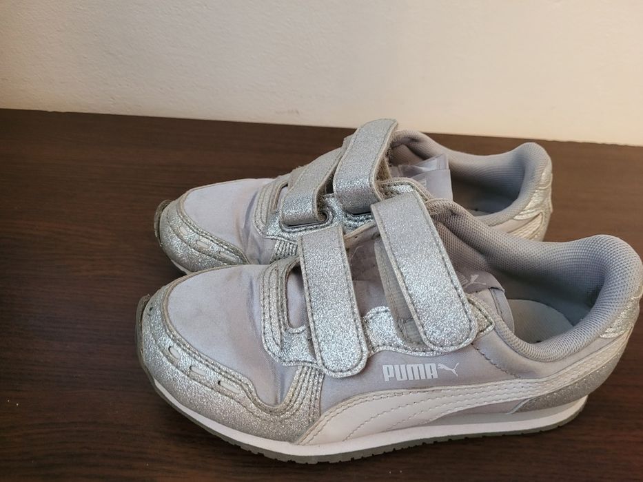 Vând încălțăminte sport copii Puma 31.5 2 perechi