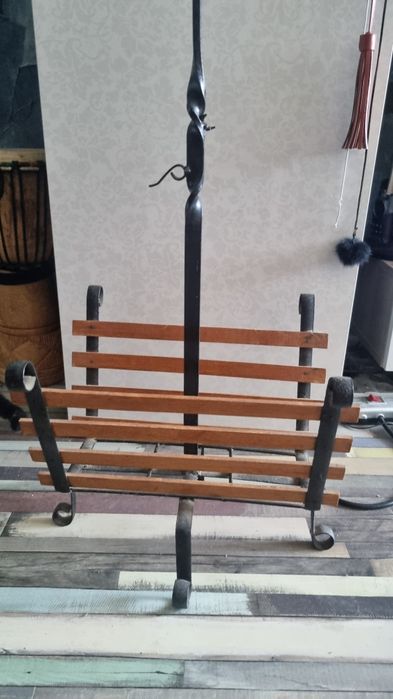 Страхотна стойка за вестници