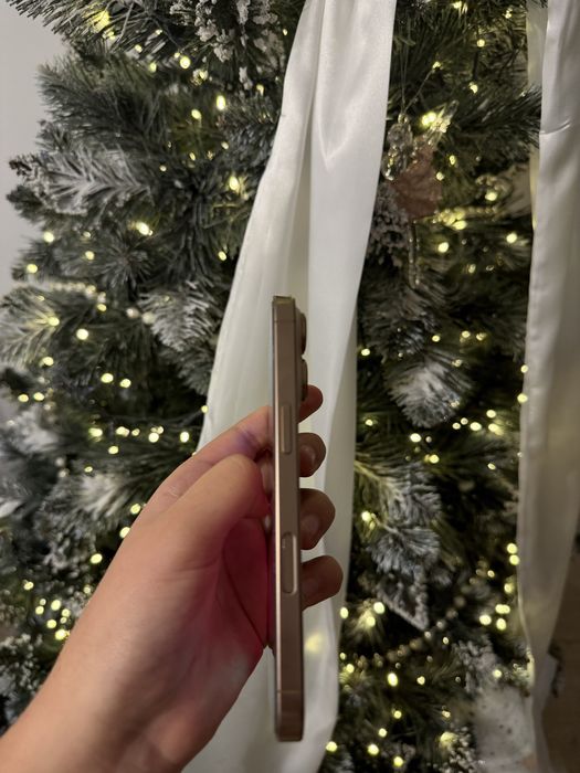 Iphone 16 pro Desert Titanium