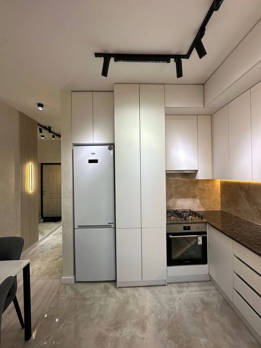 Сдаётся 2 комнатная на максима горького