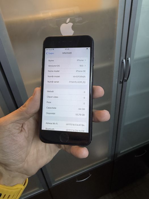 Vand Iphone Se 2020 black