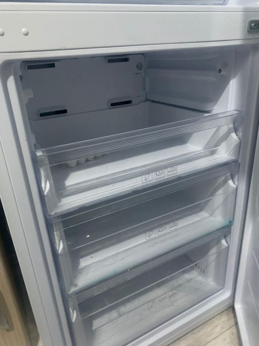 холодильник продам