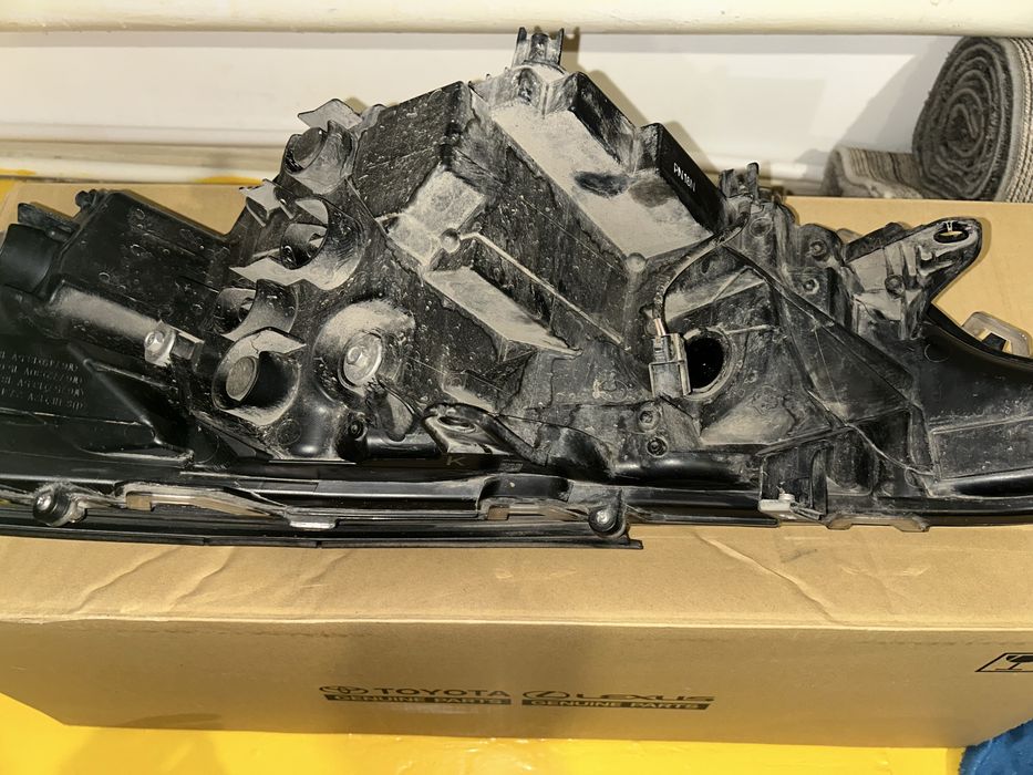 фара правая Rav4