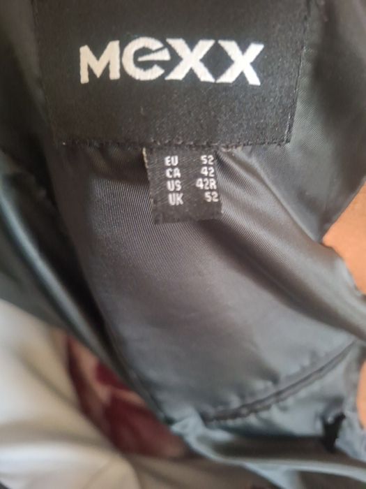 Пальто с шарфом от MEXX,