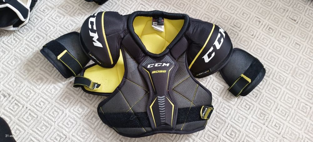 Хоккейная экипировка.