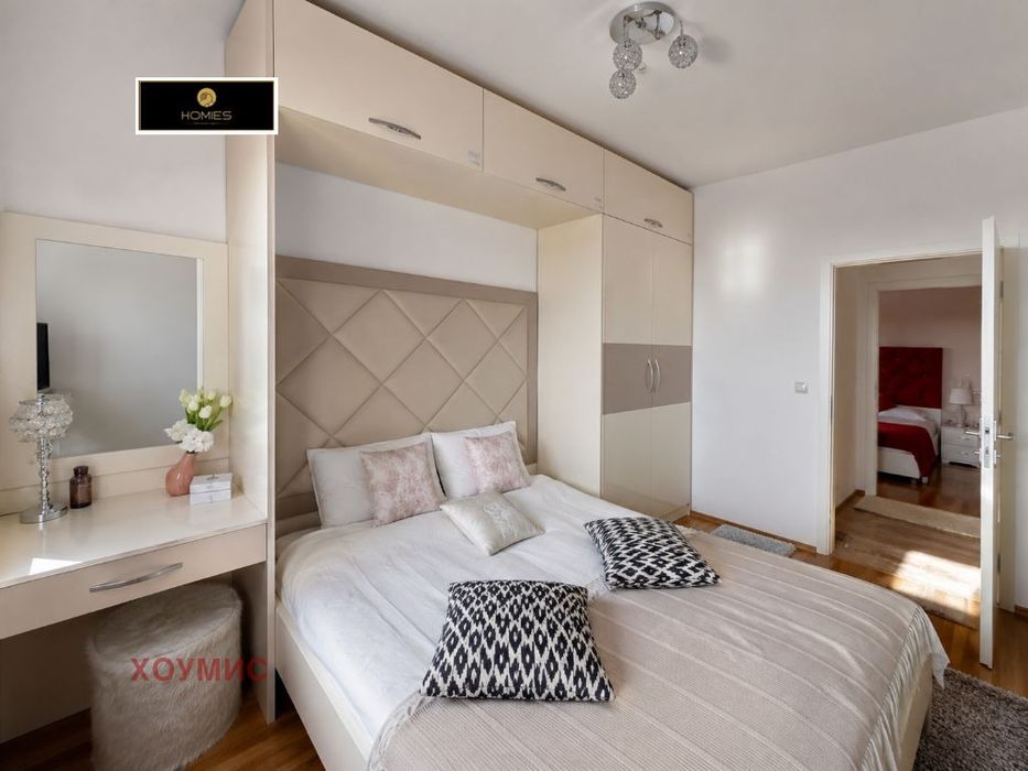 Продава се Къща в с. Божурец, Област Добрич - 170 кв.м за 3530 €/кв.м - Снимка #3