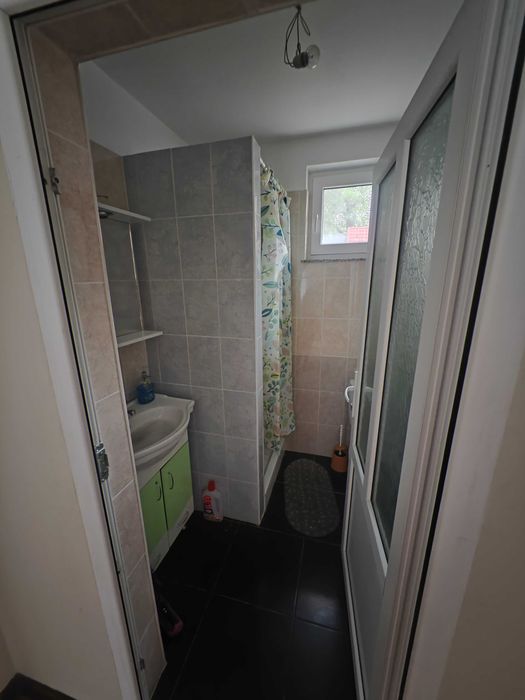 Casă cu 2 camere in Marginea de închiriat.