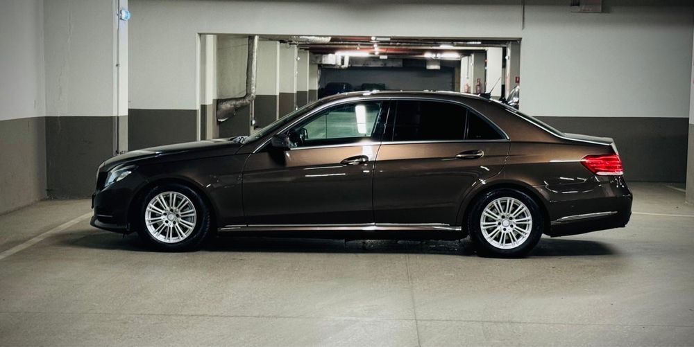 Mercedes-Benz E220 CDi 170 Cp Avantgarde 2015 Automata 9G Tronic