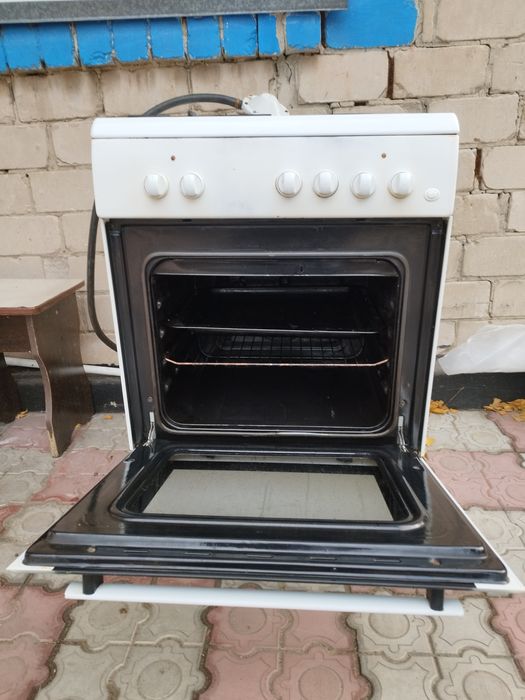 Продам электро газовую плиту