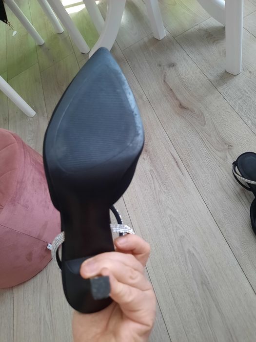 Pantofi stradivarius