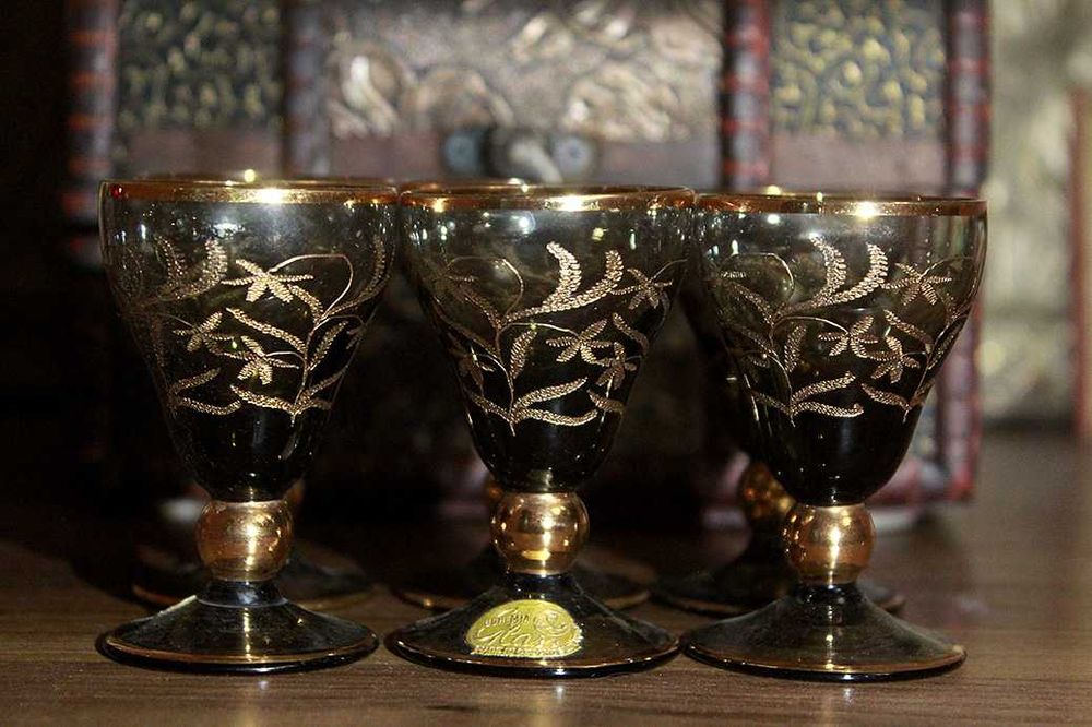 Рюмки маленькие для ликеров и бальзамов Богемия (травление,золото) 6шт