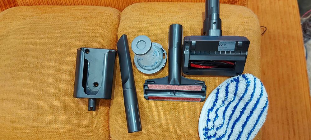 Продавам Вертикална прахосмукачка RowentaX-Force Flex8.60 AquaRH9690WO