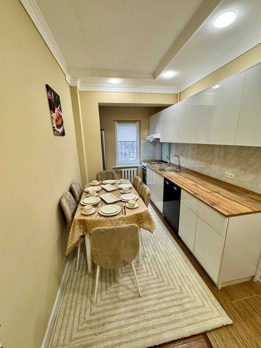 Продается квартира в Мирза Улугбекском районе 3х комнат  4-этаж. 75м2