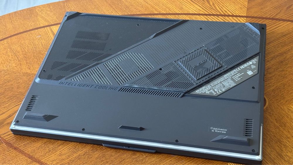 Игровой ASUS ROG Strix G18