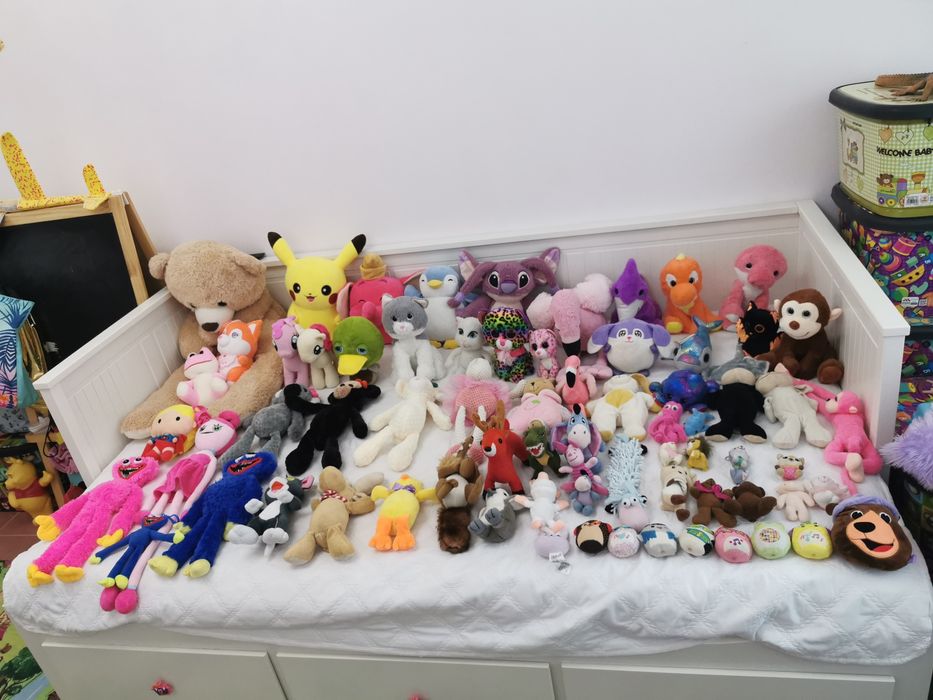 Jucarii de plus diverse personaje mari si mici