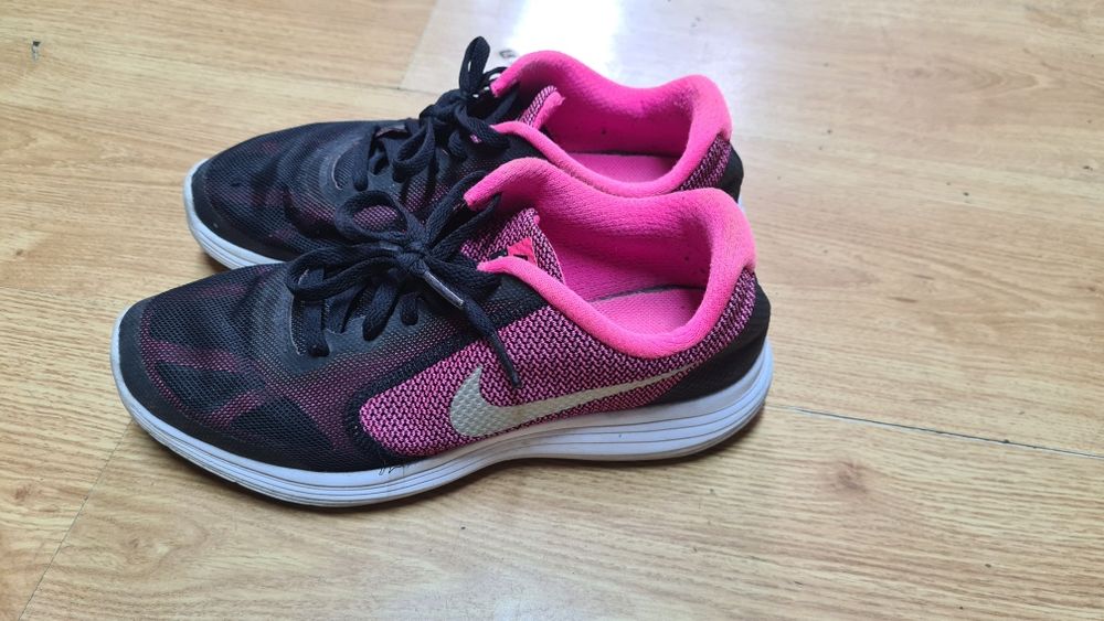 Дамски  оргинални маратонки Найк