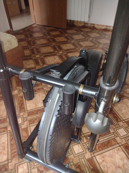 Фитнес уред за раздвижване на краката, ръцете и цялото тяло