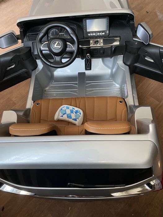 продам детскую машинку электромобиль