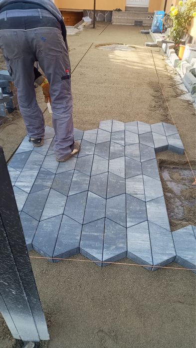 Transport basculabil /// sapaturi miniexcavator/// pavaje