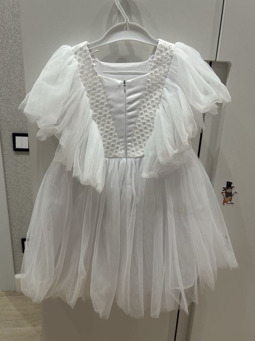 Нарядные платья для девочки