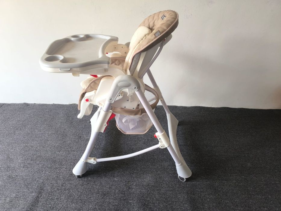 Стульчик для кормления ребенка