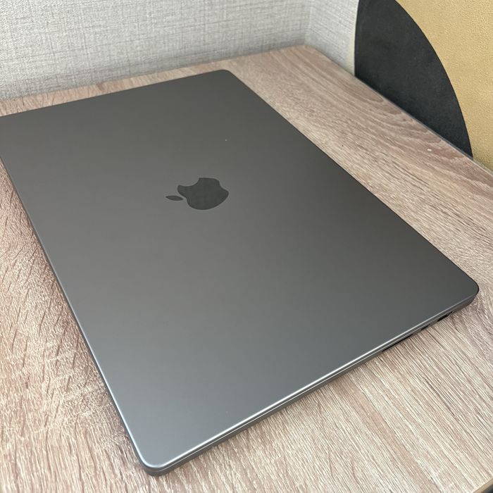 MacBook Pro 16 Apple