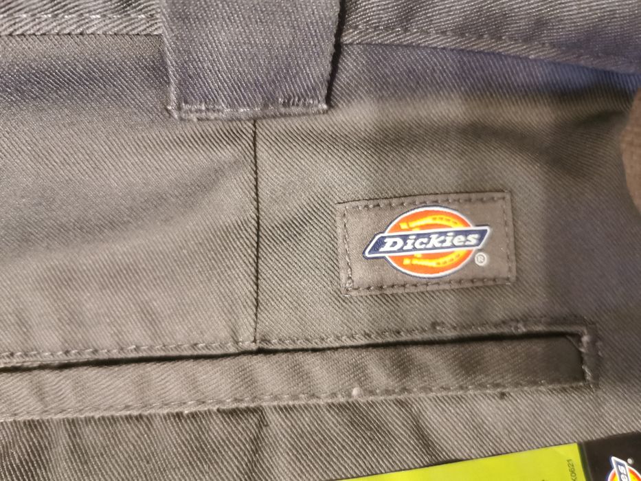Pantaloni Chino. Dickies.