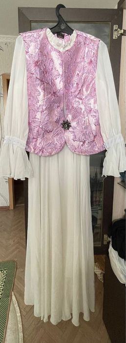 Ақ көйлек, кәжекейімен 15000