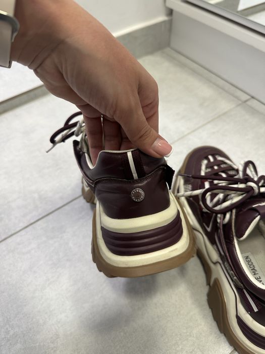 Steve Madden масивна подметка, тъмновиолетов цвят