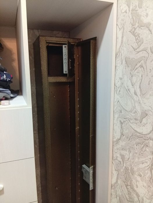 Продается сейф. Ручная работа