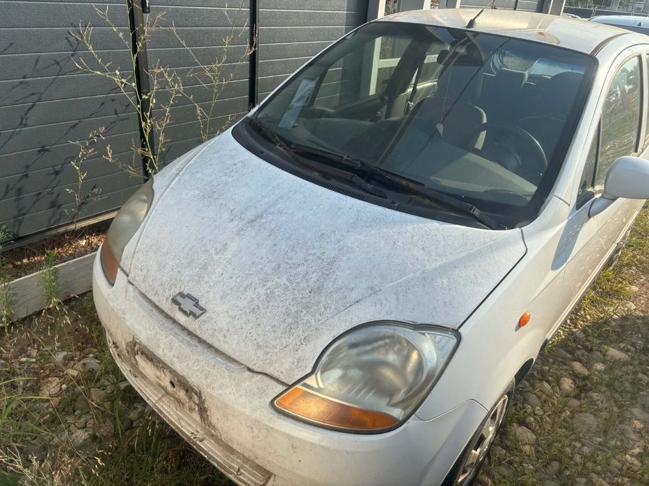 Dezmembrari auto mai multe masini auto Parc auto