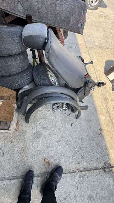 Продавам голф 2 на части