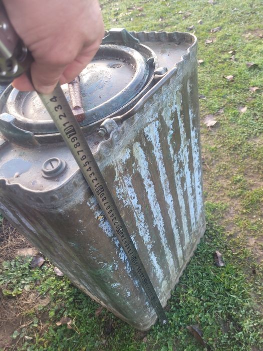 Vas din alama cu capac ermetic