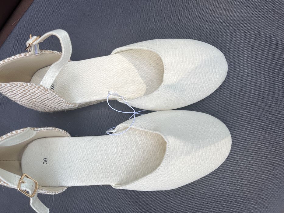 Дамски сандали на платформа