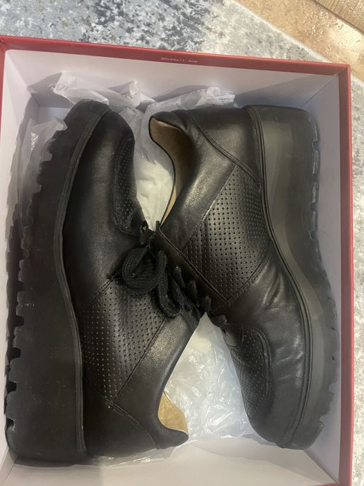 Продам женскую обувь