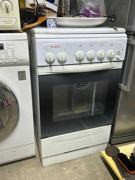 Продам газовую плиту