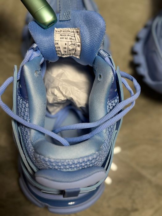 Vand Balenciaga Track