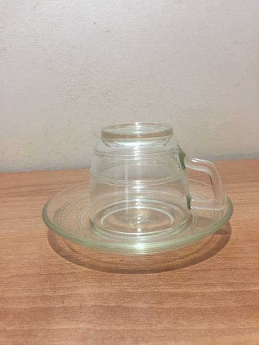 Стъклени чаши нови и използвани