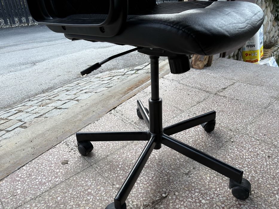 Офис стол с колелца