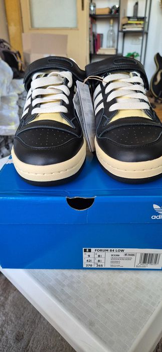 Обувки Adidas - нови