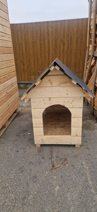 Cușcă câine din lemn