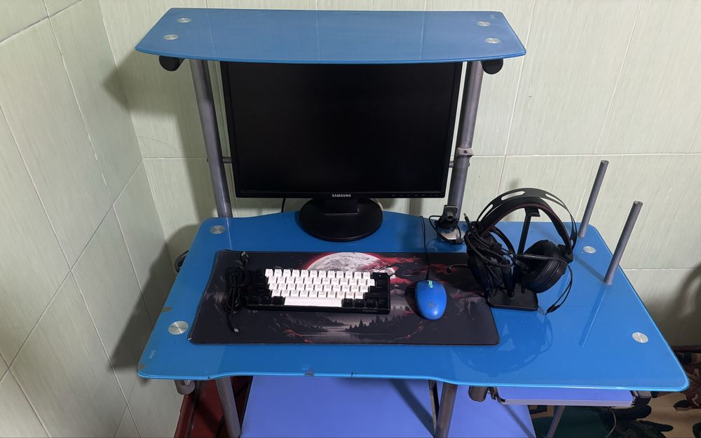 Всё для ПК — монитор, мышка, клава, стол,наушники