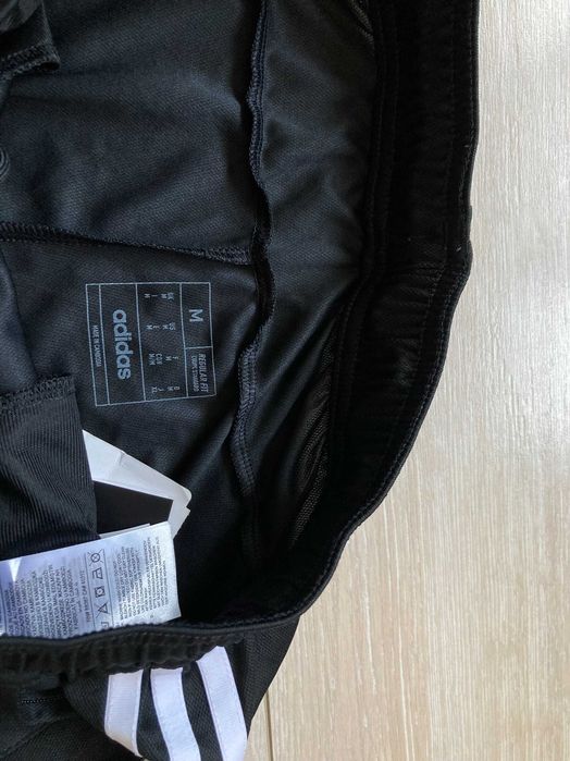НОВИ Adidas TRAIN ESSENTIALS PIQUÉ 3-STRIPES мъжки къси панталони къс панталон шорти М