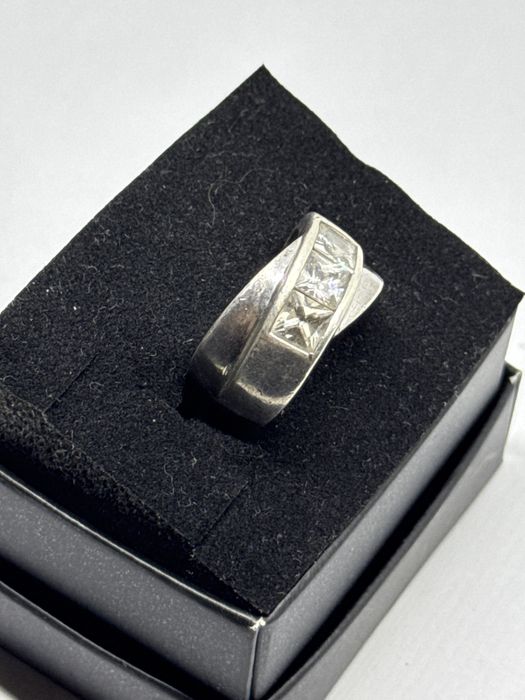 сребърен дамски пръстен 7.79гр 925