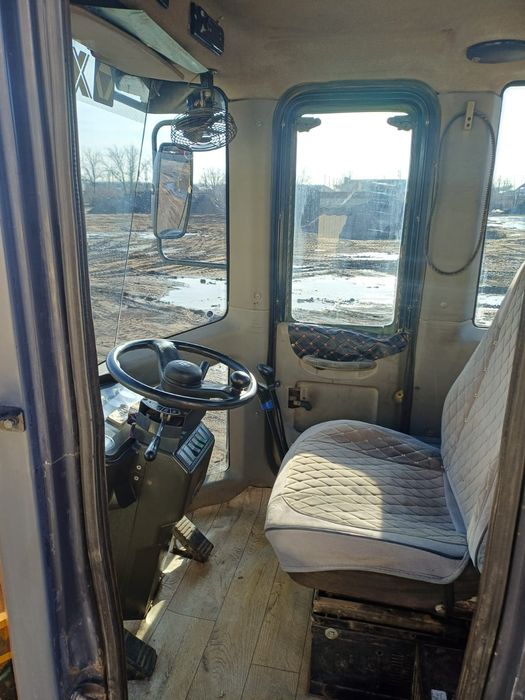 Продам погрузчик фронтальный