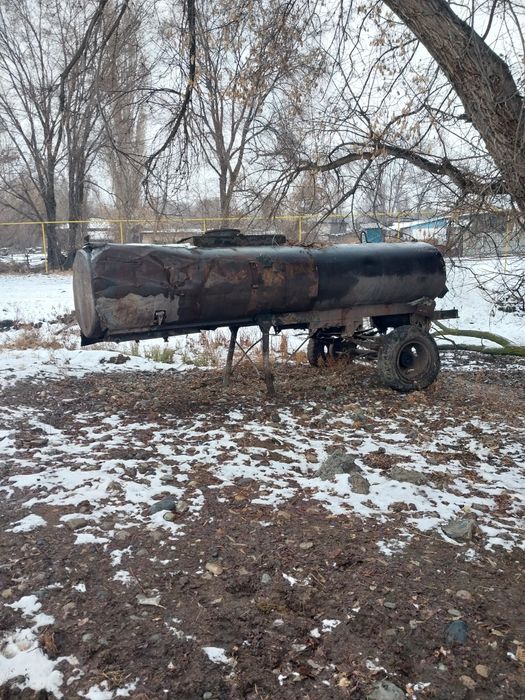 Продам цистерну 8 кубов